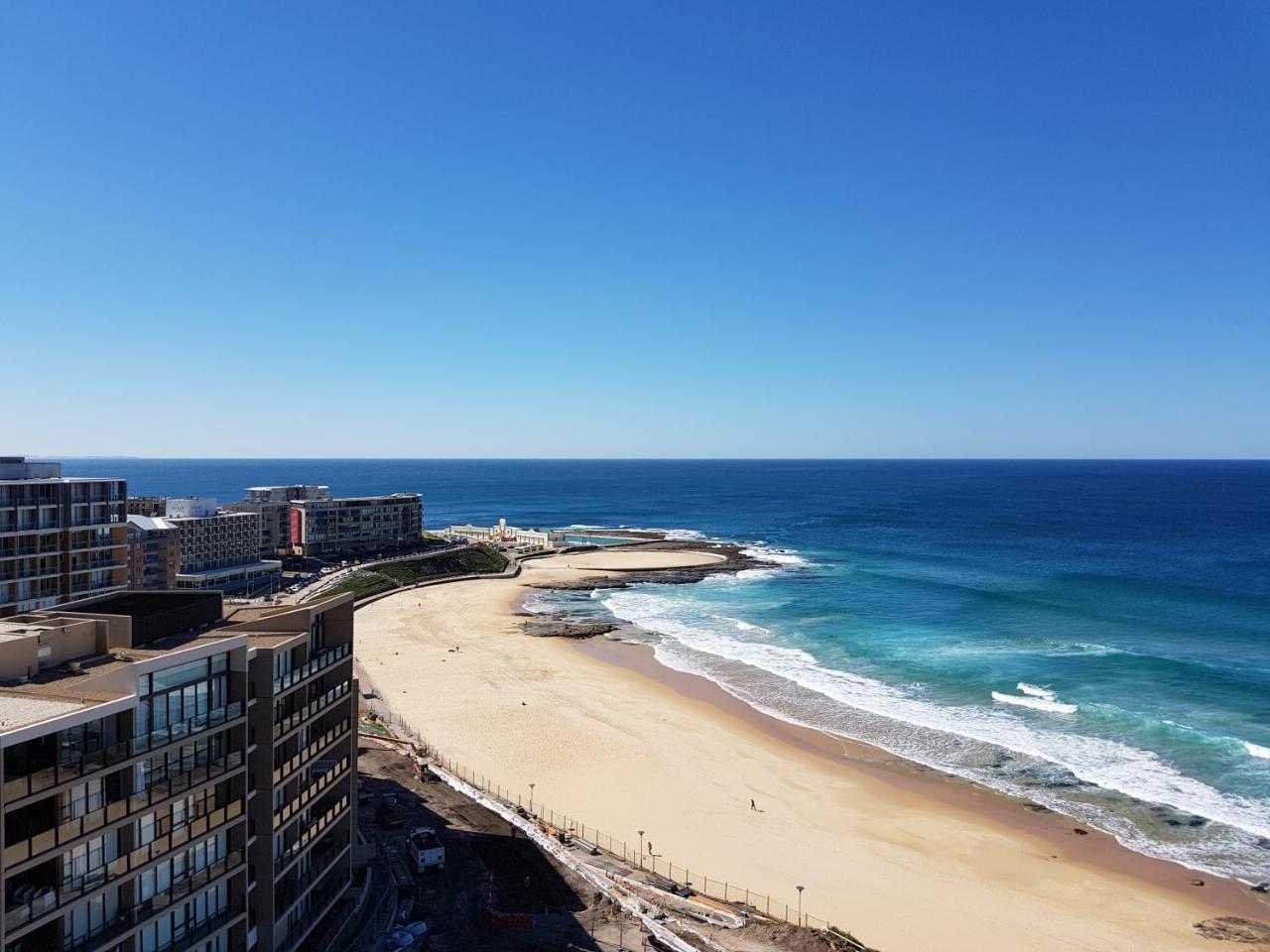 Beau Monde Apartments Newcastle - Horizon Newcastle Beach Exterior foto